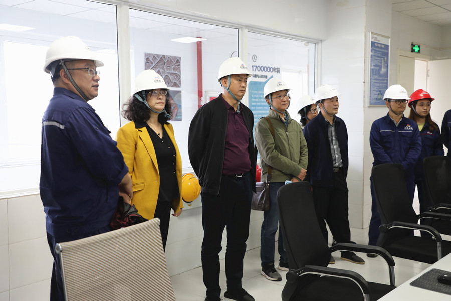 云南省工業和信息化廳到昆明鹽礦檢查政府食鹽儲備工作